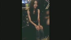 国外小哥吃蛇瓜搞笑视频,搞笑场面引网友爆笑