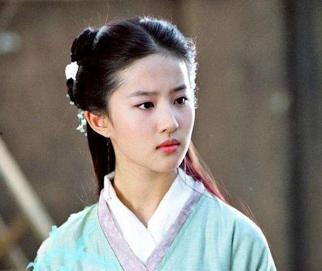 刘亦菲吃瓜少女视频