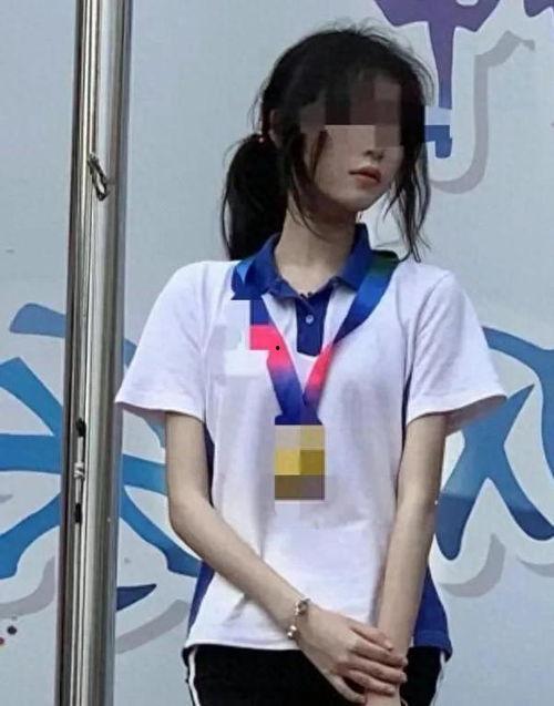 闺蜜半夜吃瓜视频下载,闺蜜神秘吃瓜视频大揭秘